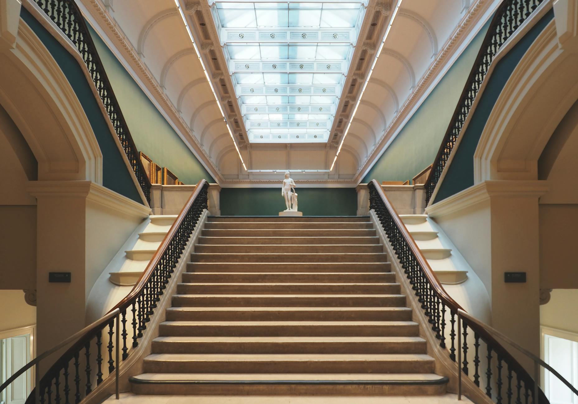 مرمر: رمز و راز زیبایی ابدی؛ راهنمای جامع کشف، انتخاب و نگهداری