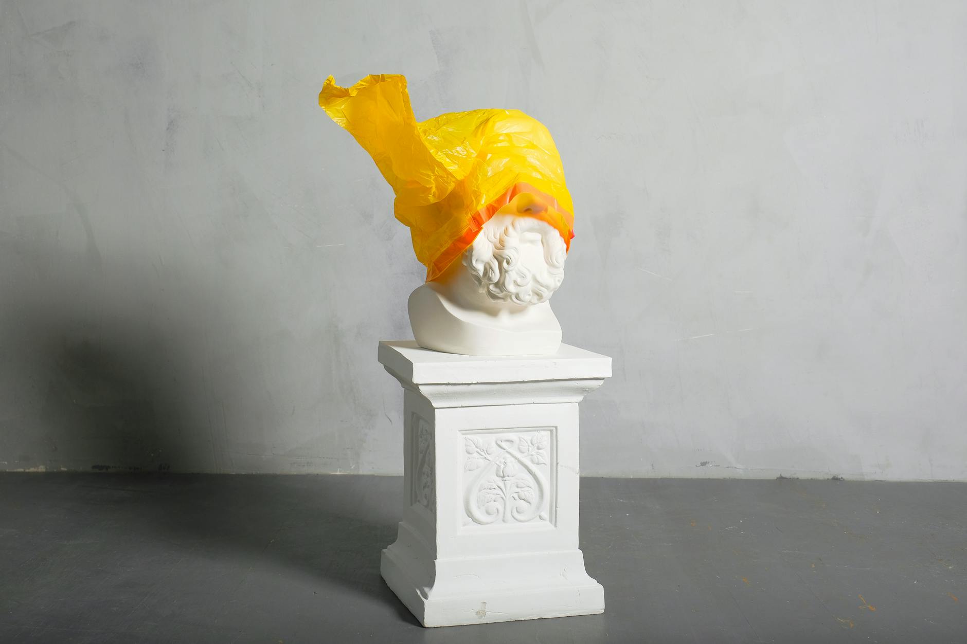 ترامیت: شناخت کامل ویژگی‌ها و کاربردهای این سنگ خاص در معماری امروز