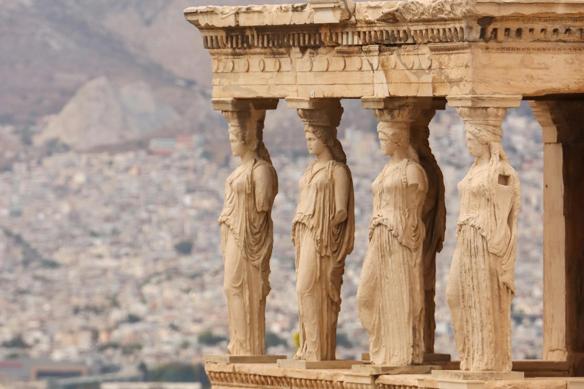 ترااونیکس: جلوه‌ای بی‌همتا از نور و استحکام؛ راهنمای جامع برای طراحان و معماران