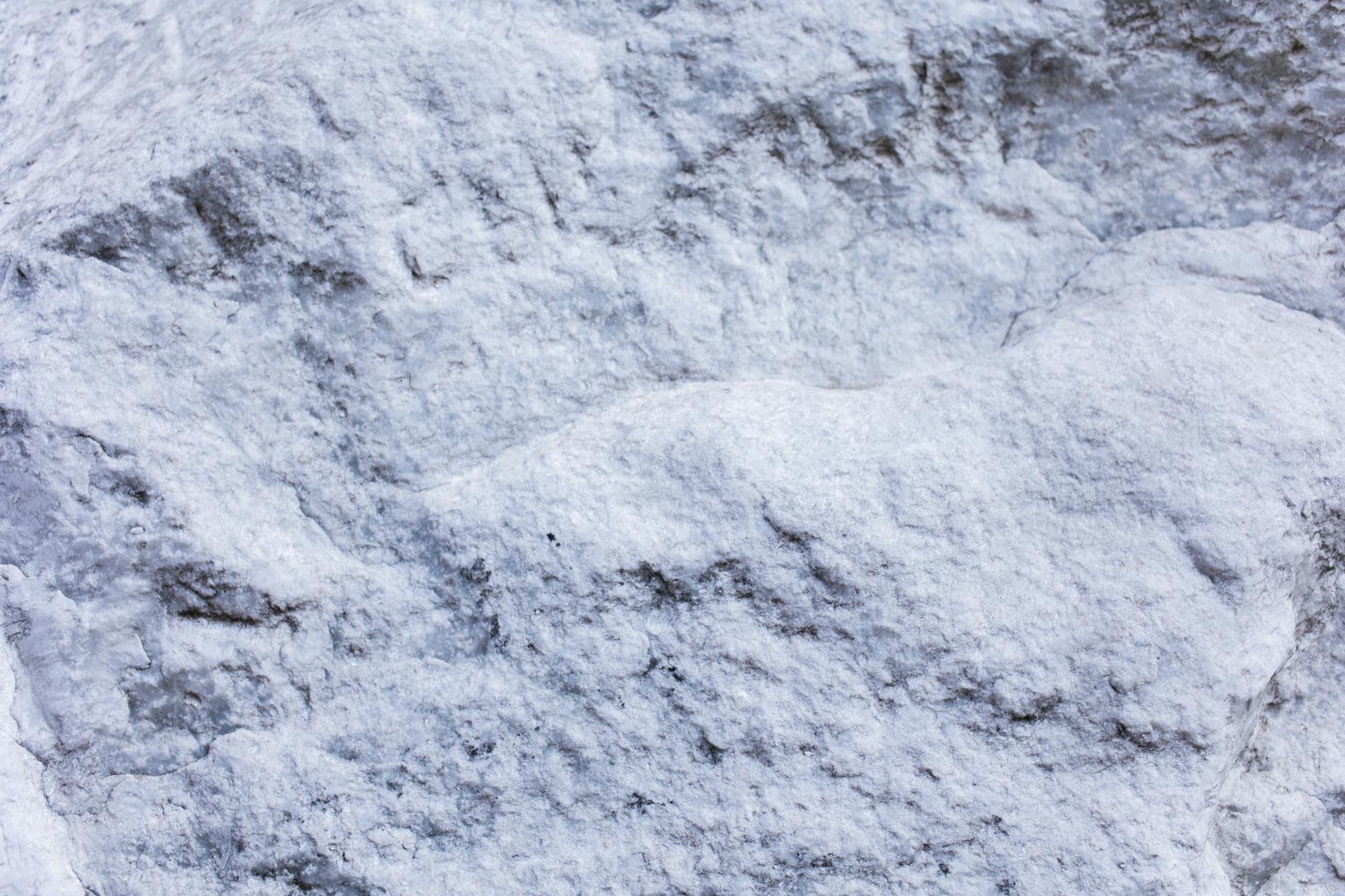 راهنمای جامع و تخصصی درباره سنگ تراورتن: زیبایی و کاربردهای آن